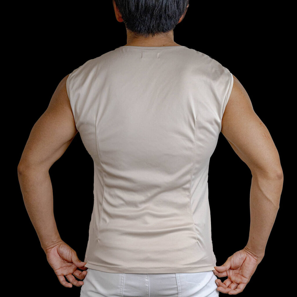 インナーシャツ-背中から見たとき